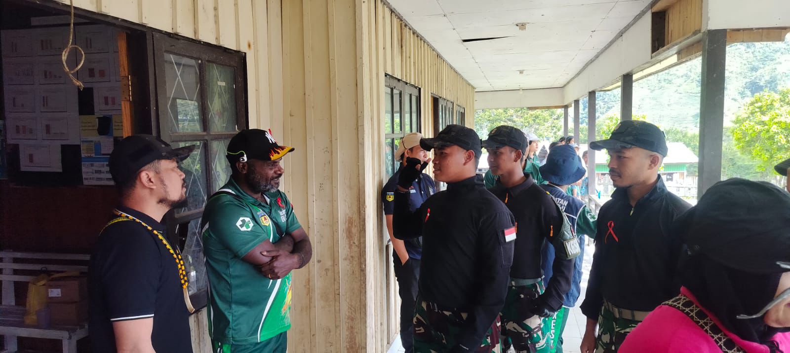 Satgas Yonif 112/DJ Laksanakan Jalan Sehat Dan Senam Bersama Warga Papua