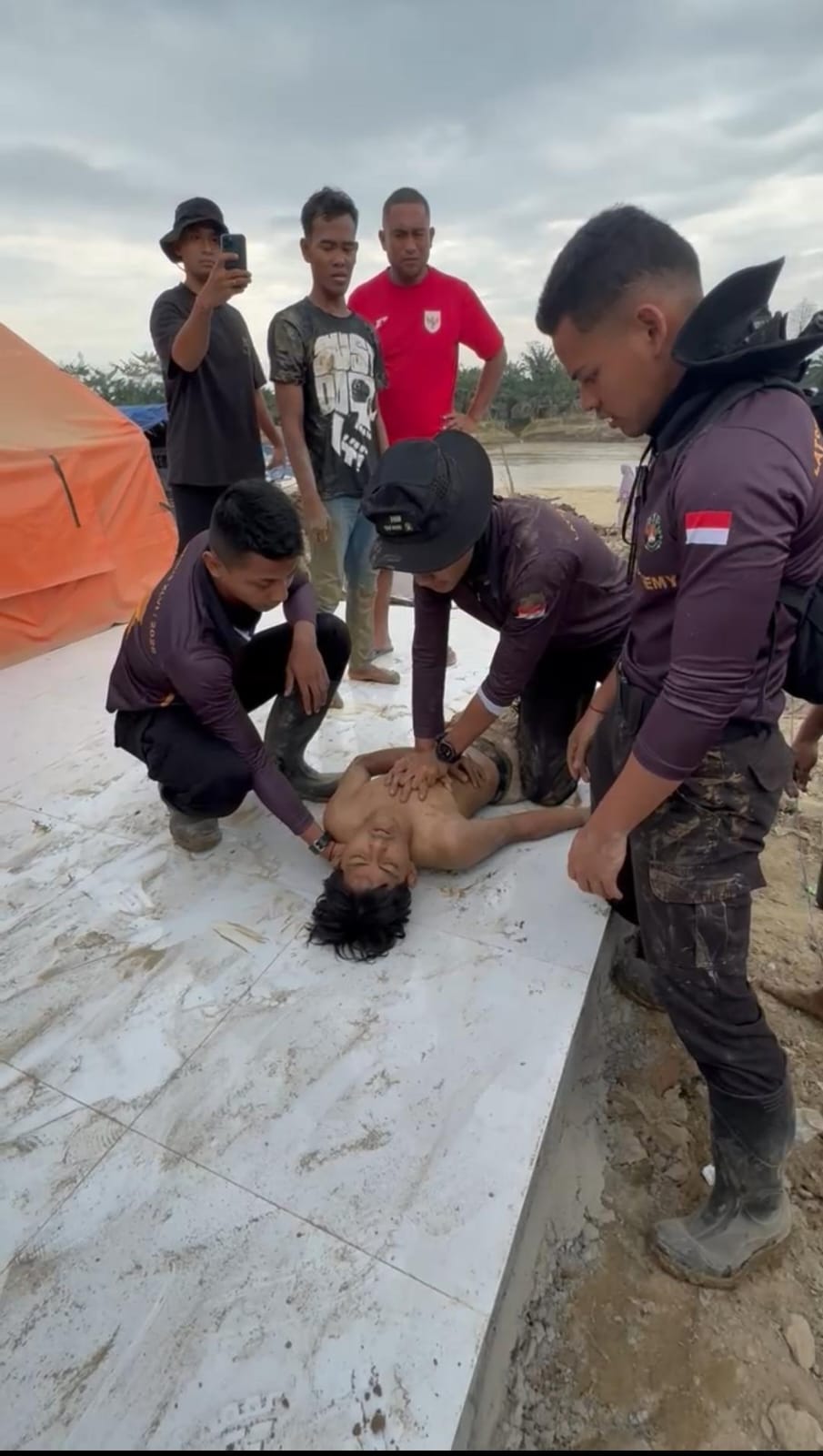 Heroik : Taruna Akpol Selamatkan Bocah Hanyut di Sungai Aceh Tamiang
