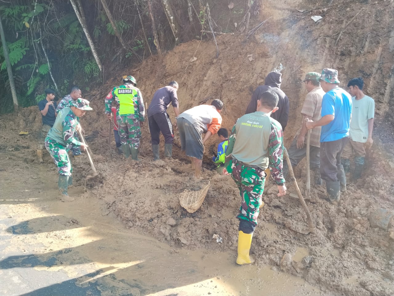 Perbaikan Saluran Air Bersih Percepat Pemulihan Warga Terdampak Longsor
