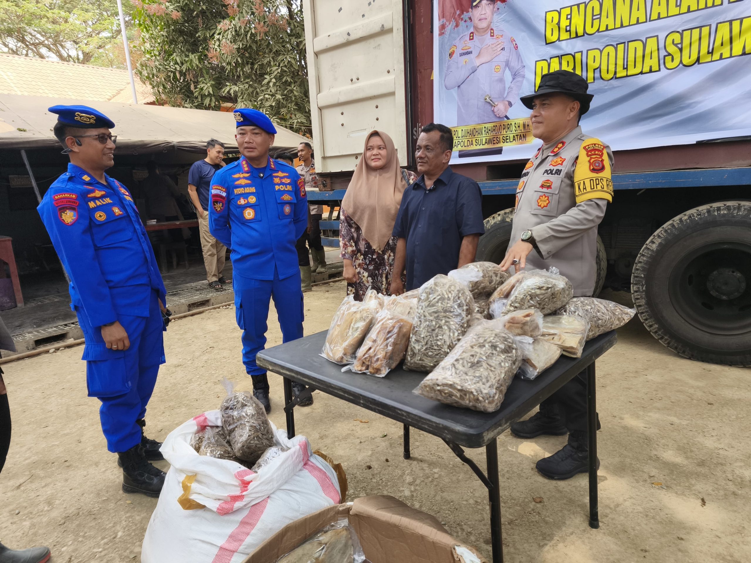 Bermula dari Video Call dengan Kapolda Aceh, Bantuan 10 Ton Ikan Asin dari Kapolda Sulsel Tiba di Aceh Tamiang