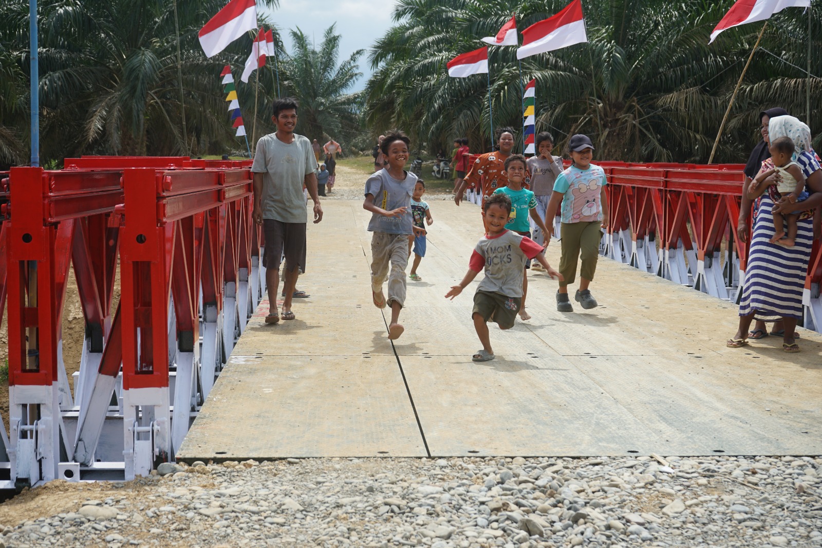 TNI AD Rampungkan Pembangunan Jembatan Modular di Aceh Tamiang, Akses warga kembali pulih