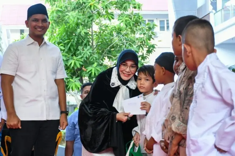 Wali Kota, Illiza Sa’addudin Jamal Berbagi Kebahagian Bersama Yatim