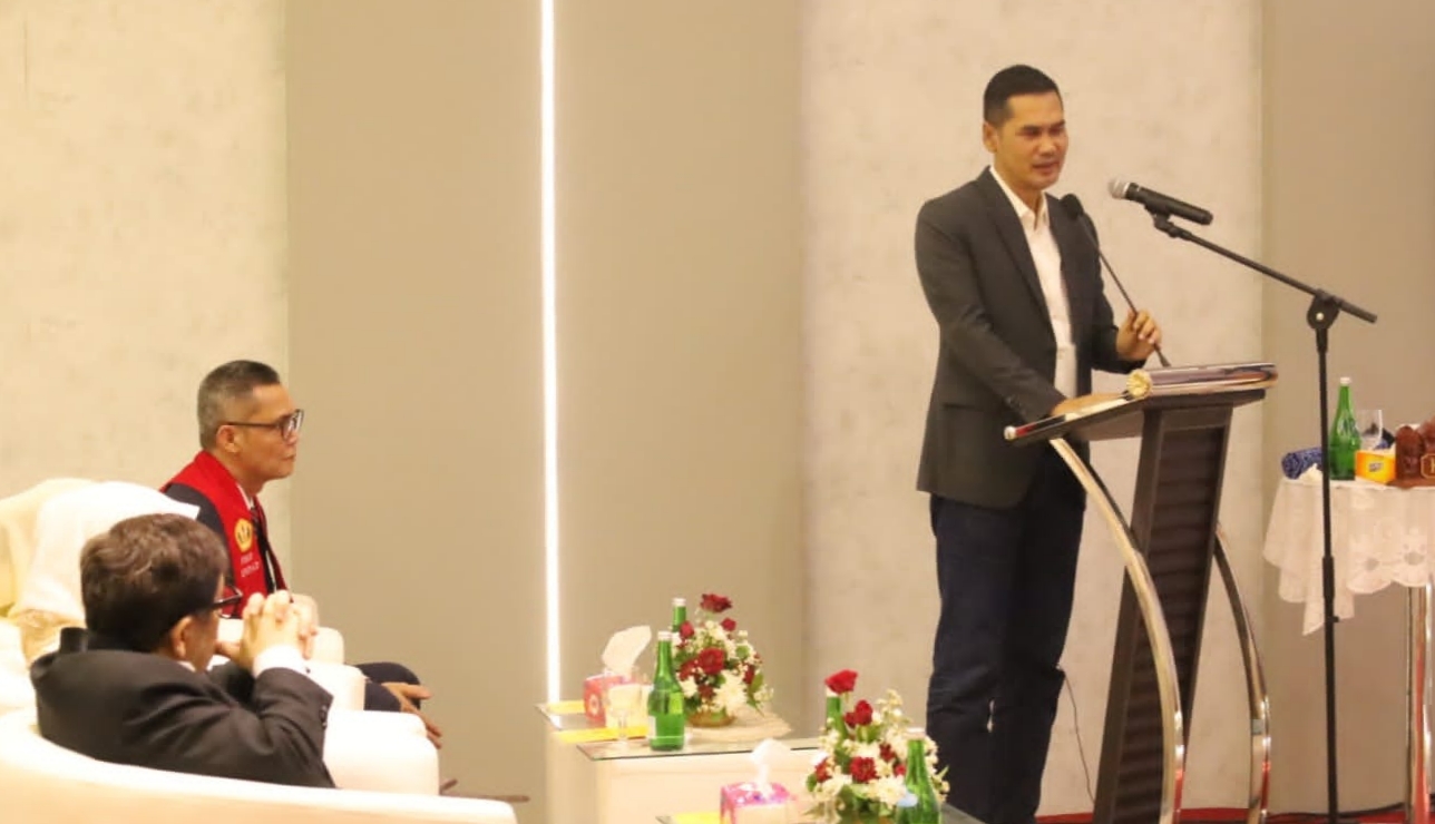 Sekda Aceh Hadiri Promosi Doktor T.A. Khalid di Unpad, Apresiasi Putra Terbaik Aceh Raih Gelar Doktor