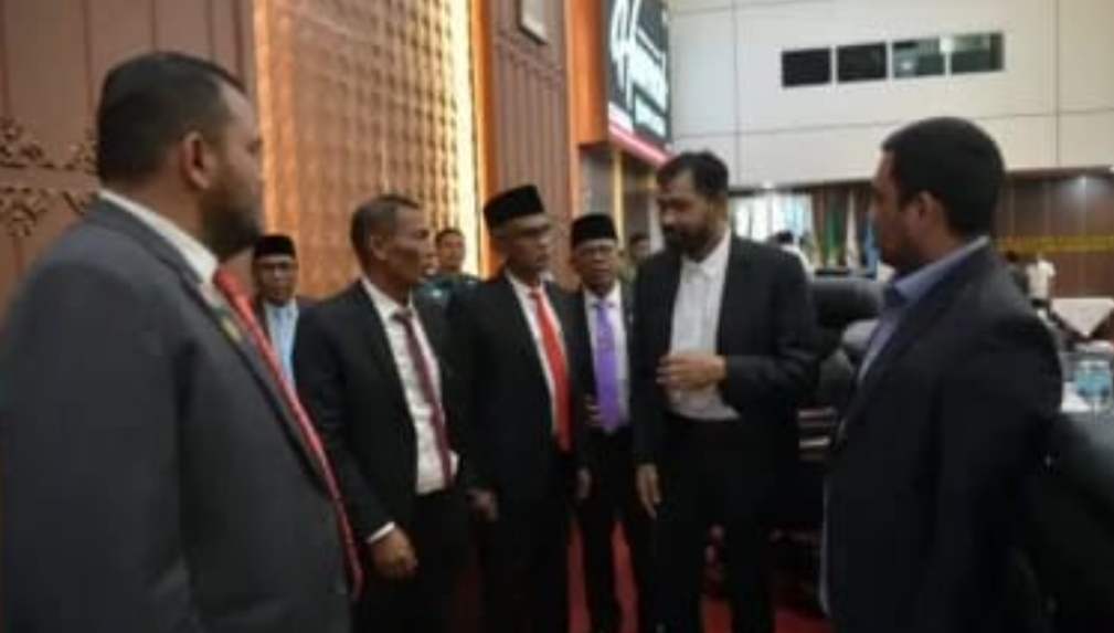 Gubernur Aceh Muzakir Manaf Hadir Di Paripurna Pelaporan LKPJ Dpra