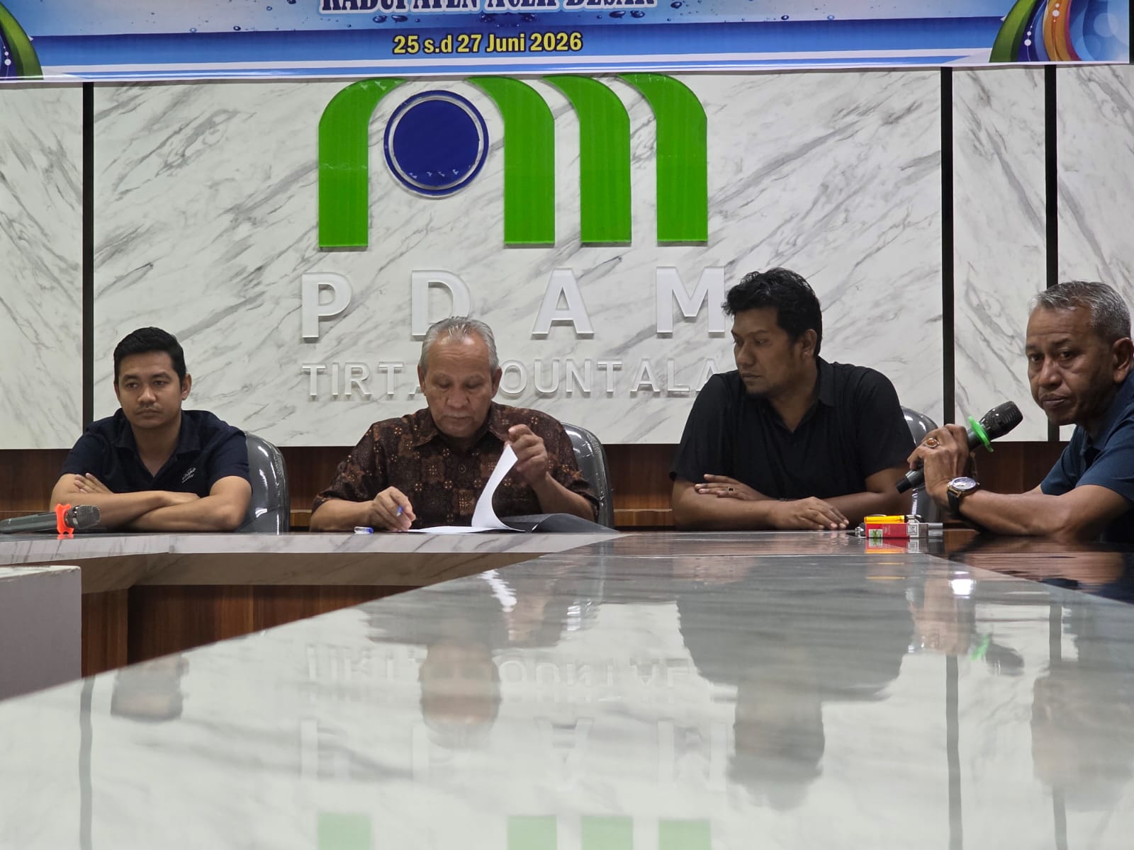 Plt Dirut Perumda Tirta Mountala Tutup Pelatihan Kompetensi SPAM, Tekankan Peningkatan Layanan Pelanggan