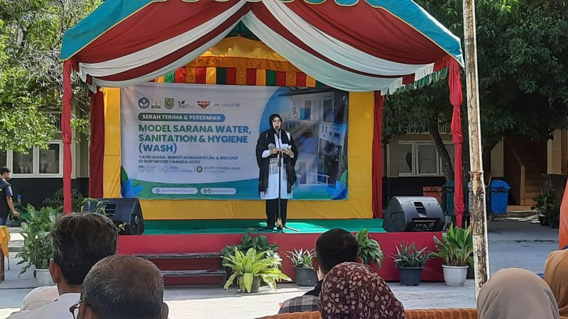 Wali Kota Illiza Resmikan Sarana WASH Ramah Anak di SMPN 9 Banda Aceh